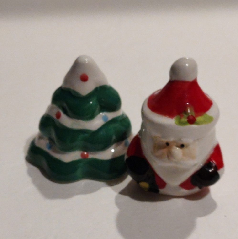 Holiday desk buddy ceramic Christmas Tree and Santa Claus Figurines.